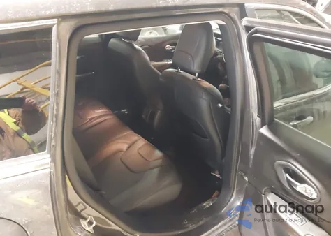 2022 Jeep Cherokee Latitude Lux 4X4 z USA, uszkodzony, nr VIN 1C4PJMMX0ND502209